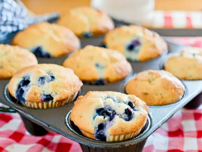 Delicious, Easy Einkorn Blueberry Muffins Recipe • The Farmer's Lamp